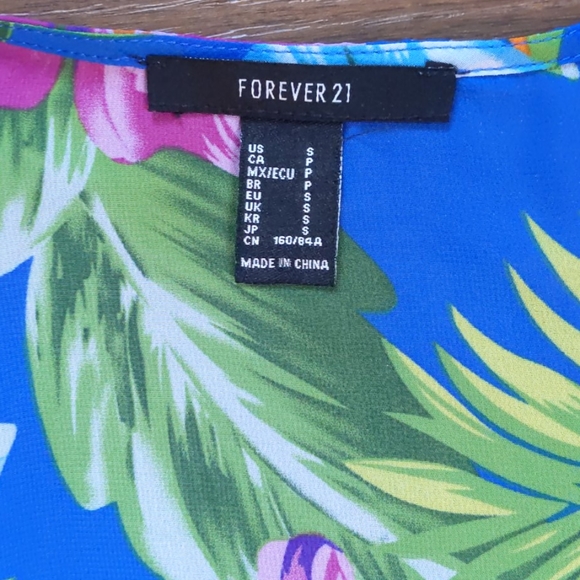 Tropical Hawaiian print crop top forever 21 - Picture 3 of 4